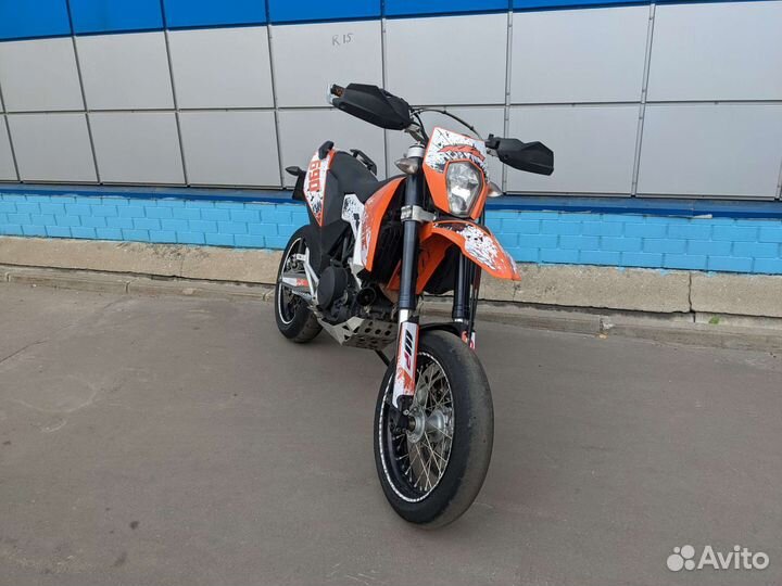 KTM 690 SMC supermoto
