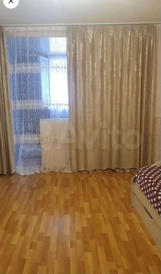 3-к. квартира, 72 м², 1/6 эт.