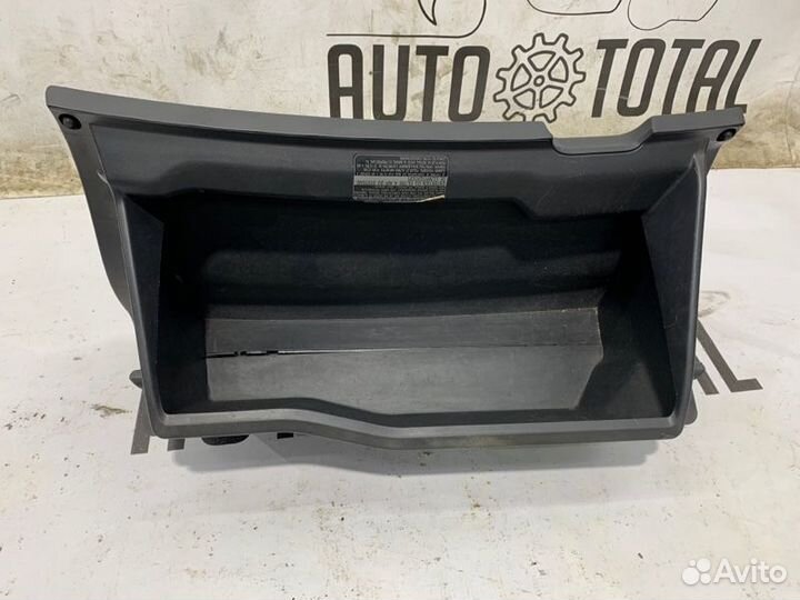 Бардачок Toyota Corolla 150 1ZR 2008