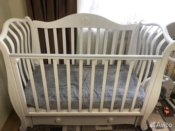 Кровать с камодом можга