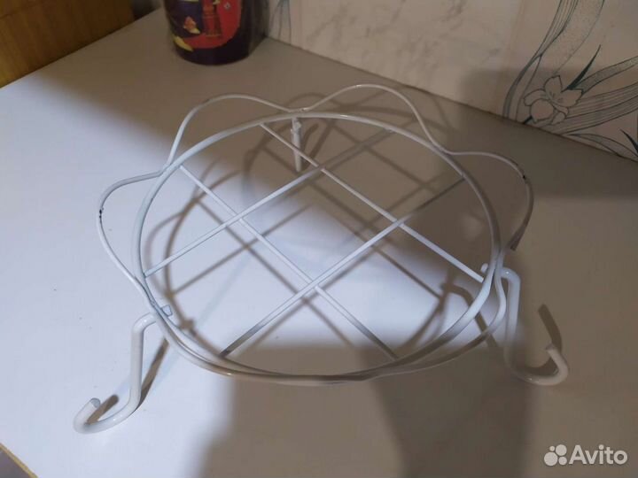 Подставка под цветы, графин и т. д