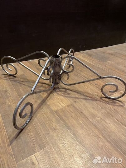 Подставка металлическая под елку