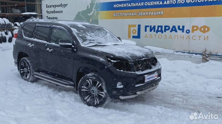 Ремень безопасности задний правый Toyota Land Crui