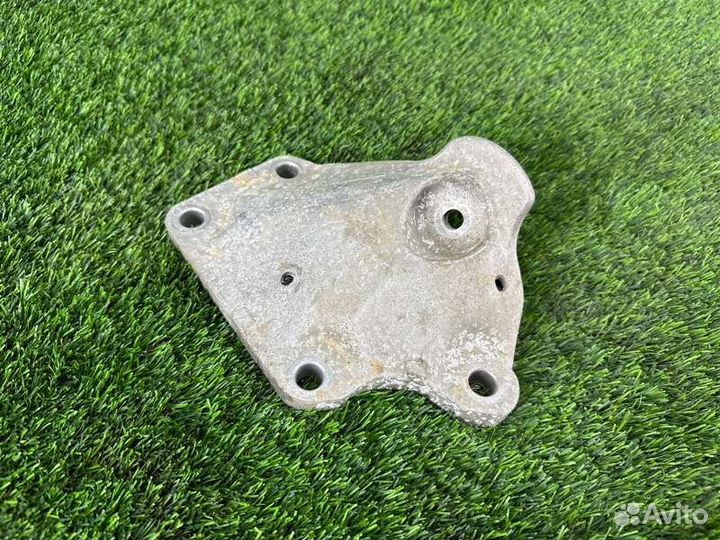 Кронштейн двигателя передний левый Bmw 5 E60