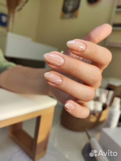 Маникюр и педикюр в студии