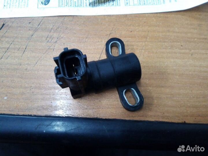 Датчик положения коленвала Ford Focus 2 хэтчбек