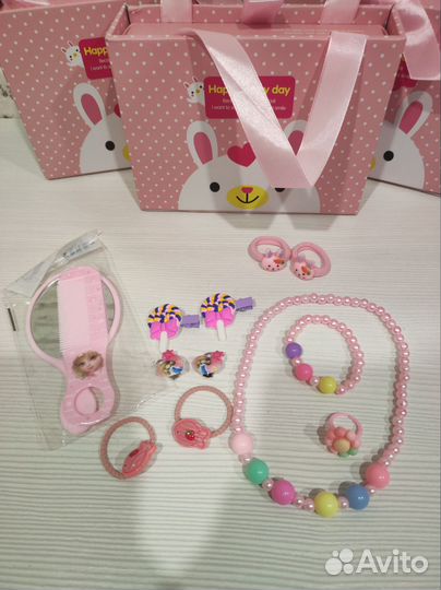 Подарочный набор для девочки резинки и бижутерия