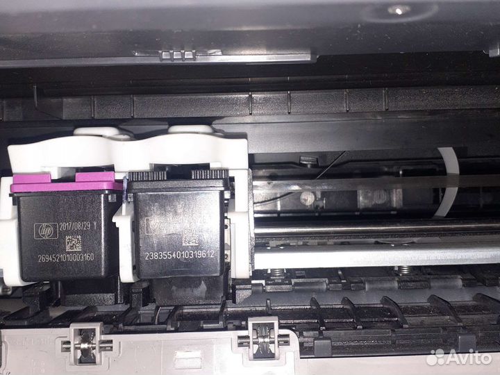 HP Deskjet 2050 принтер