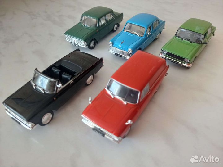 Модель автомобилей Москвичи и ижи