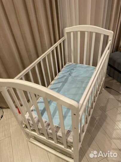Детская кроватка