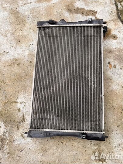 Радиатор охлаждения mitsubishi colt