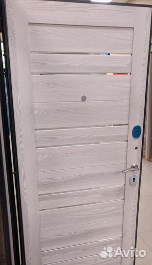 Дверь входная металлическая