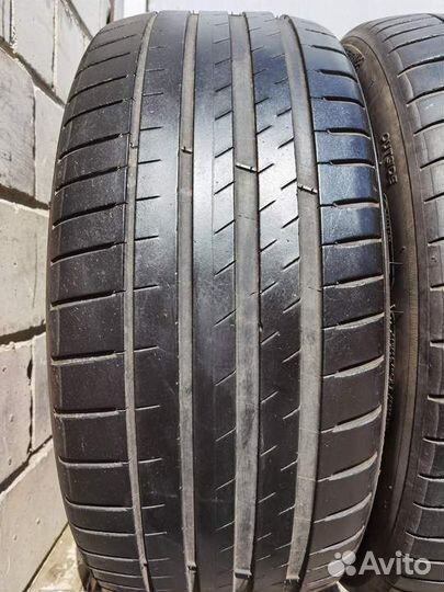 Michelin Pilot Sport 4 225/45 R19 96W