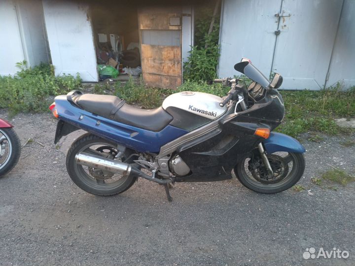 Kawasaki zzr-250