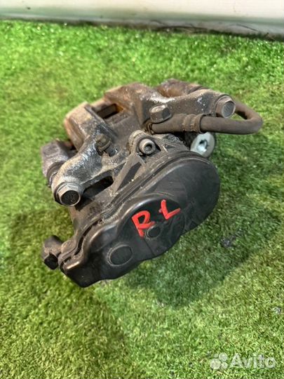 Суппорт тормозной задний левый Toyota Crown Hybrid