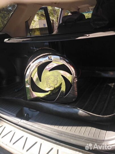 Активный сабвуфер