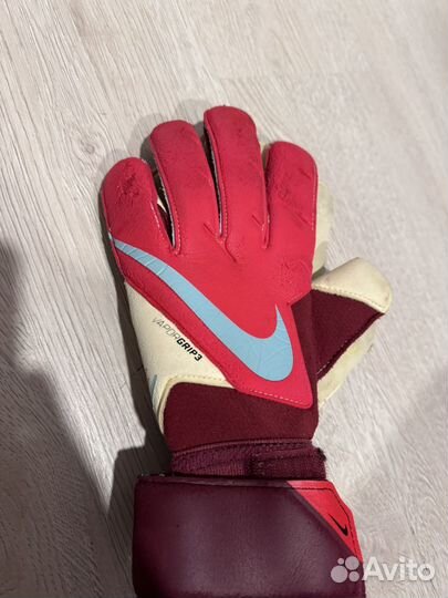 Вратраские перчатки Nike