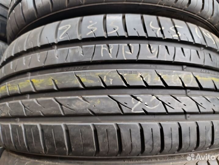 Kumho Crugen HP51 235/45 R19