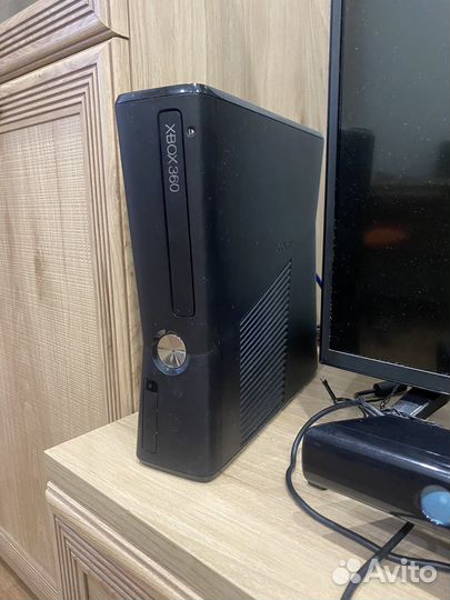 Xbox 360 slim + kinect