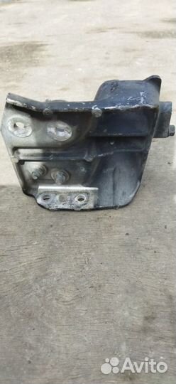 Подушка двс левая Subaru Legacy BR9