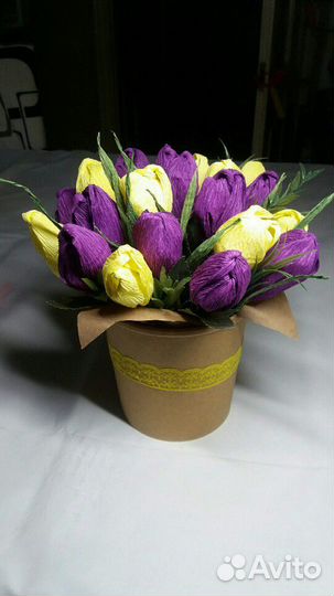 Тюльпаны с конфетами подарок