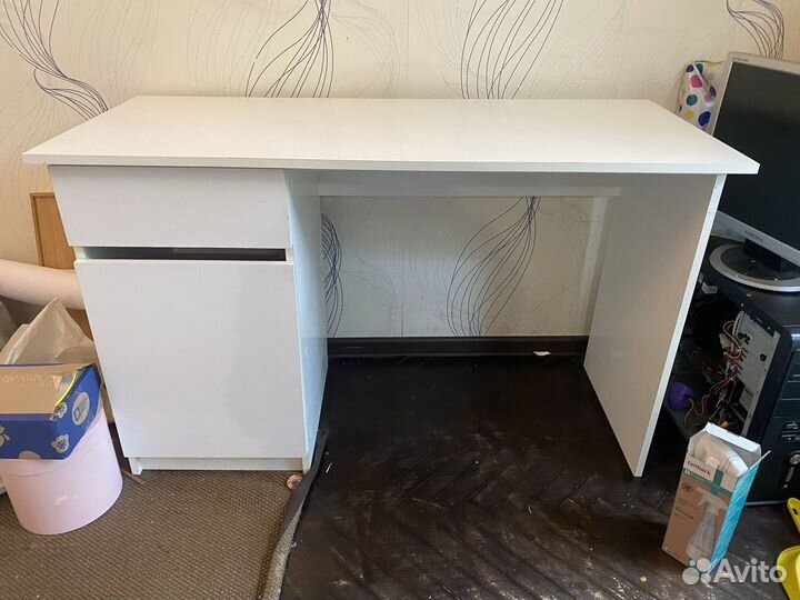 Стол письменый