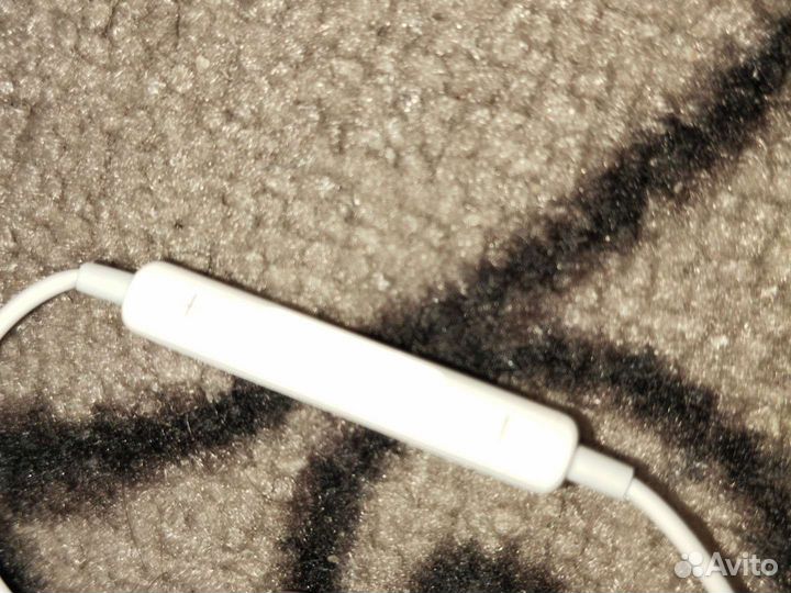 EarPods с разъёмом Lightning