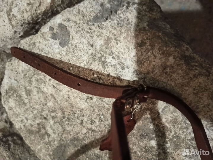 Кожаный намордник для большой собаки