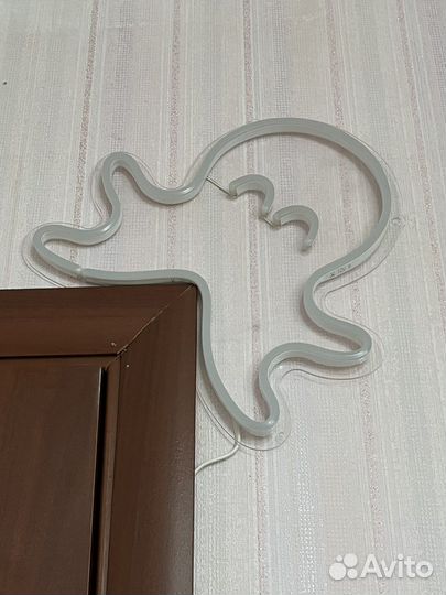 Неоновая вывеска