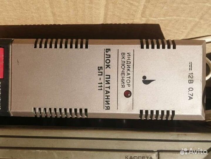 Магнитофон касетный Парус