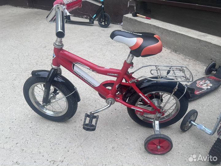 Детский велосипел четыреколесный