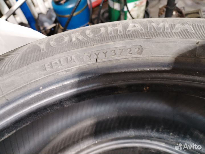 Yokohama dB Decibel E70N 215/55 R17 94V