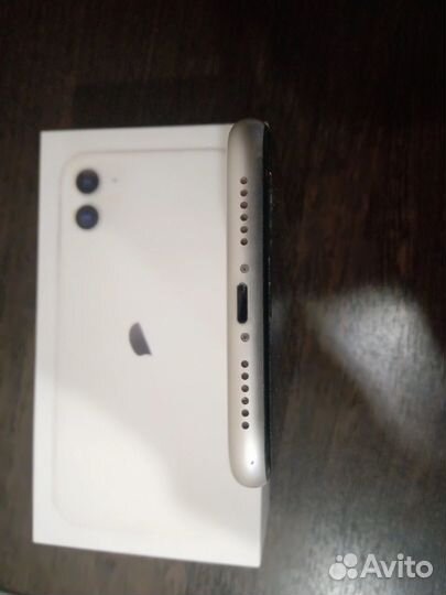 iPhone 11, 64 ГБ