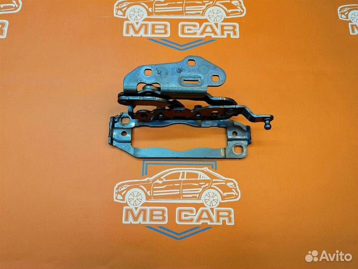 Петля капота w204 C-class 271.820 05.2011