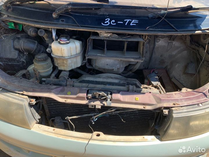 В разборе Toyota estima