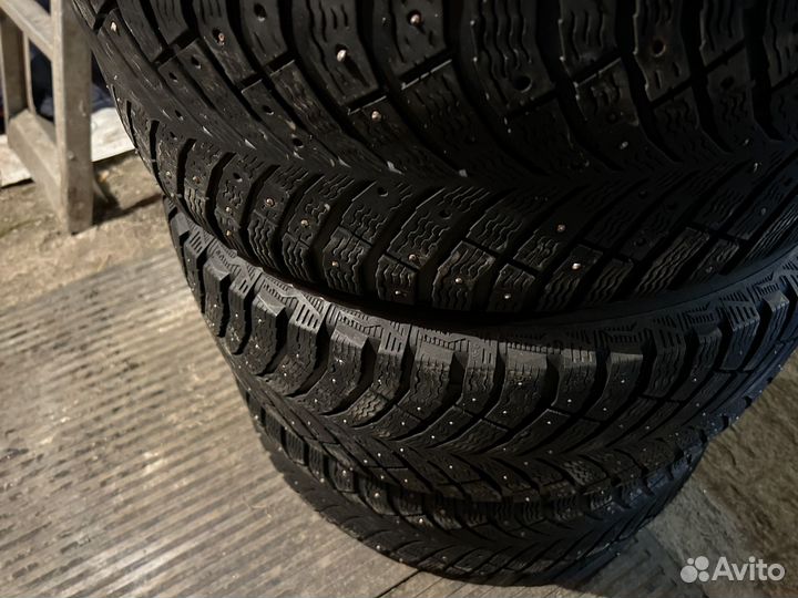Michelin X-Ice North 4 225/50 R17