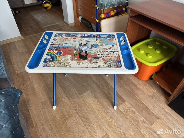 Детский стол