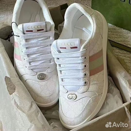 Кроссовки женские весна