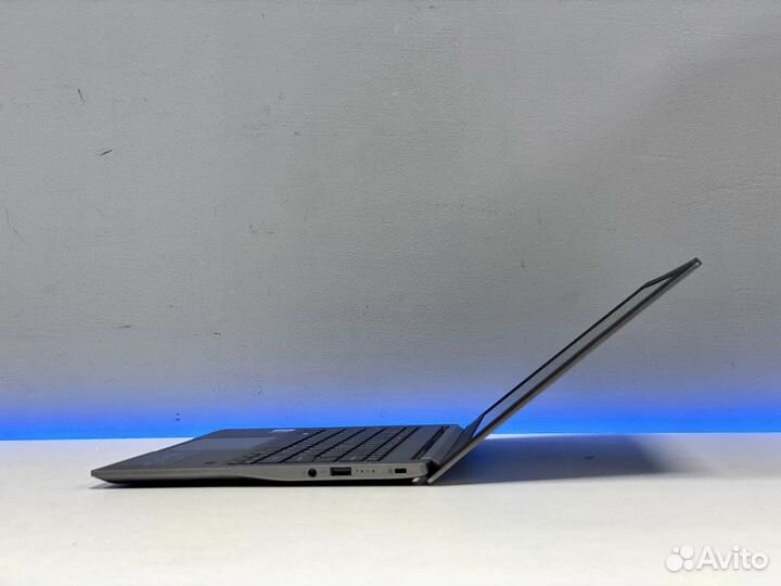 Acer Swift IPS Core i7 10th 8g озу SSD256g