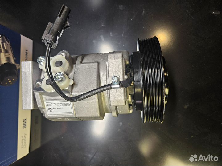 Компрессор кондиционера 2,4 Додж Караван 01-07
