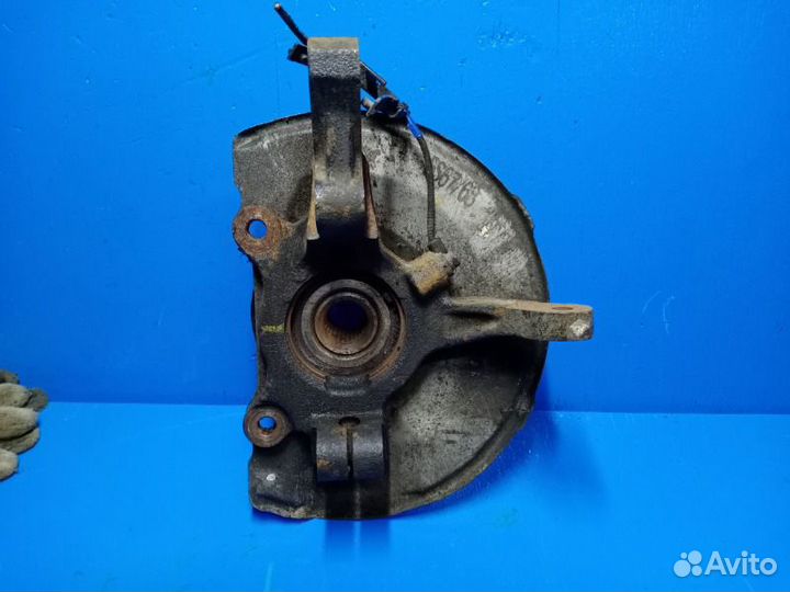 Кулак поворотный правый Митсубиси Лансер 10