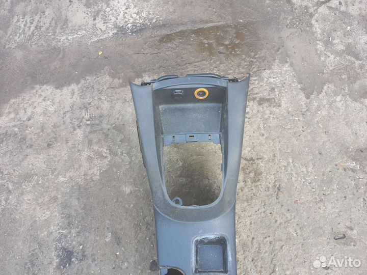 Ситроен c4 b7 консоль с подлокотником