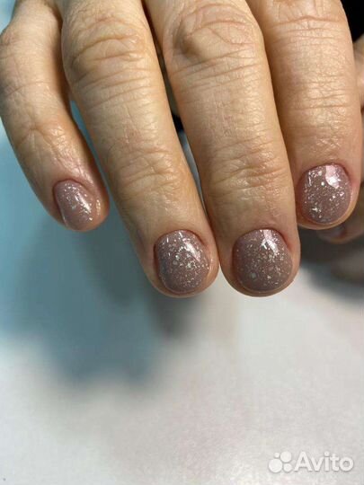 Модель на маникюр и педикюр