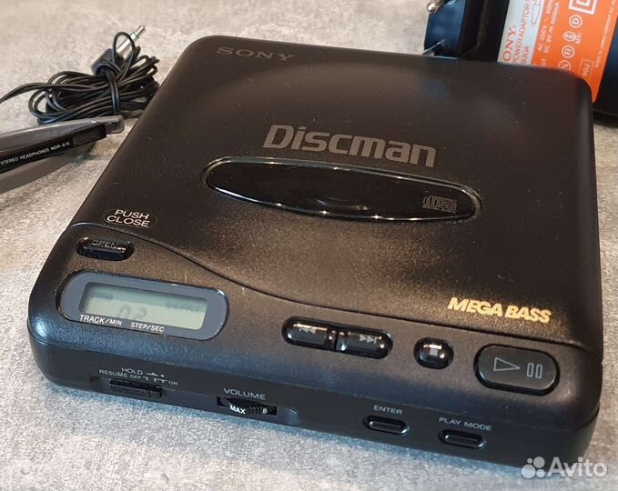 Sony Discman D-11 Mega Bass CD Player