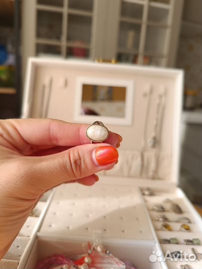 Серебряное кольцо с лунным камнем размер 16,5