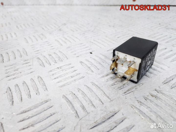 Реле топливного насоса VW Sharan 6N0906383
