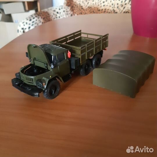 Модель 1 43 ЗИЛ 131хаки с тентом
