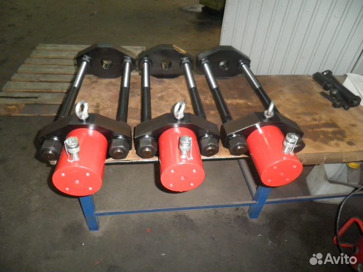 Выпрессовщик шкворней (шкворнедав) 75тонн