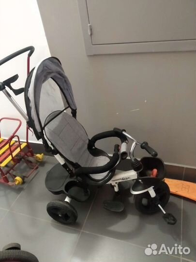 Прогулочная коляска