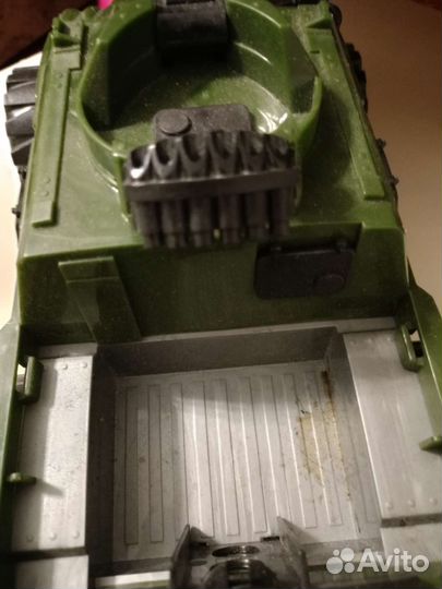 Игрушечная машина